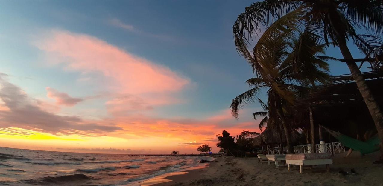 Готель Mar Amar Casa De Playa Ковеньяс Екстер'єр фото